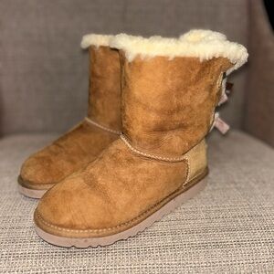 Ugg boots kids size